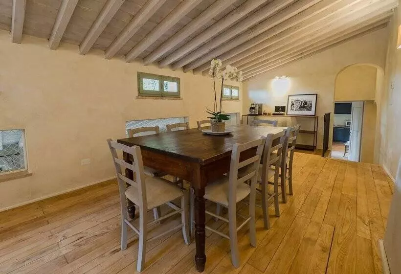 ホテル Argiano Dimore Wine Relais