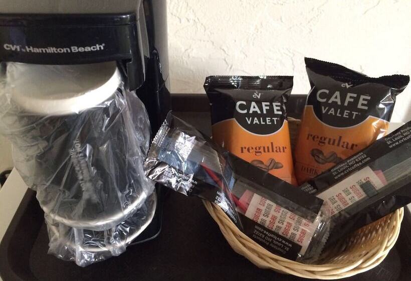 酒店 Connell Inn And Suites