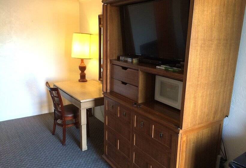 酒店 Connell Inn And Suites