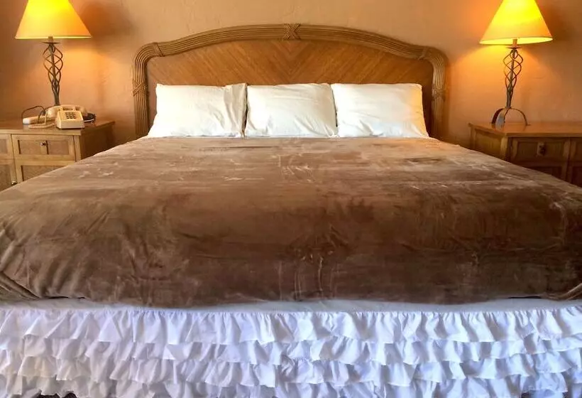 Hotelli Connell Inn And Suites