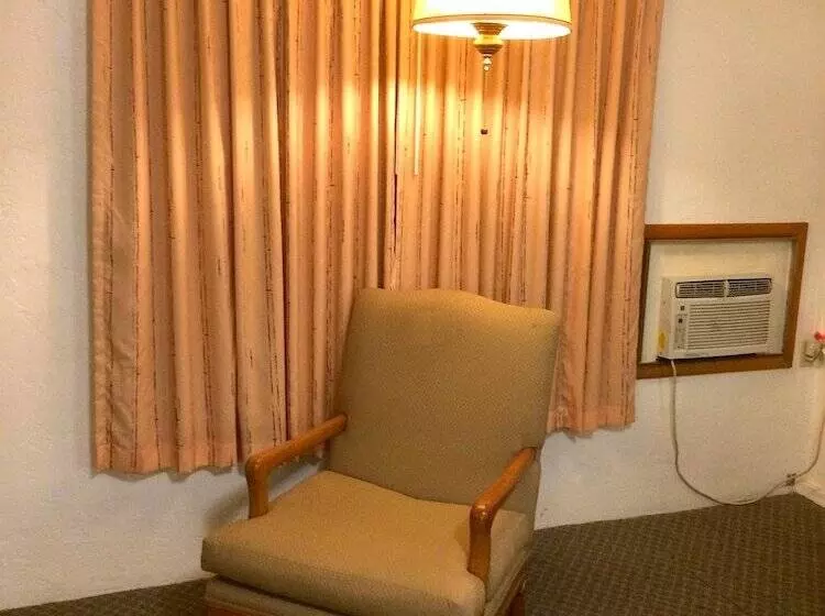 Hotelli Connell Inn And Suites