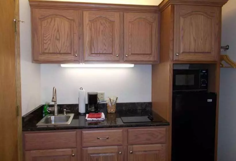 Hotelli Shepherd Mountain Inn & Suites