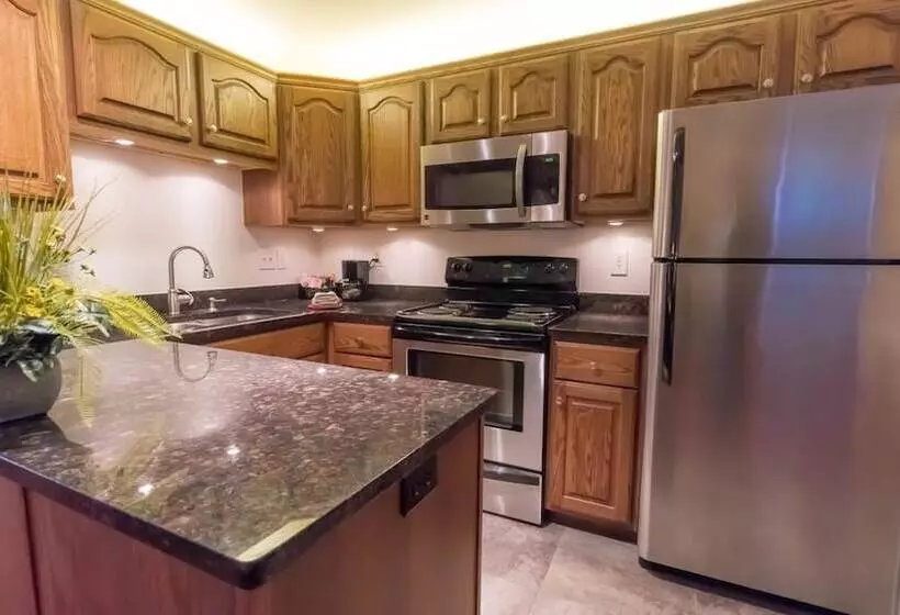 Hotelli Shepherd Mountain Inn & Suites