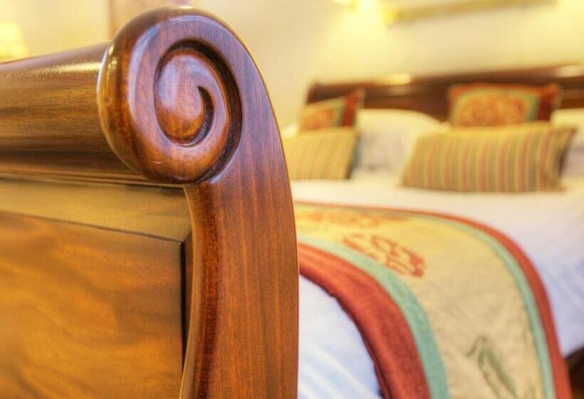 Отель The Dunstanburgh Castle