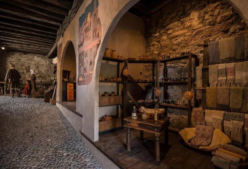 פנסיון Castello Di Zumelle