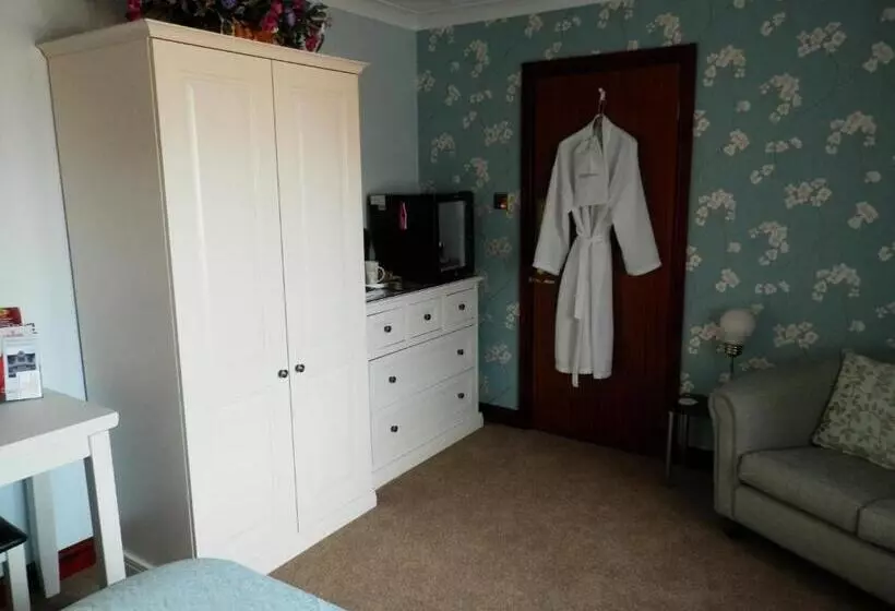 ペンション Finjaro