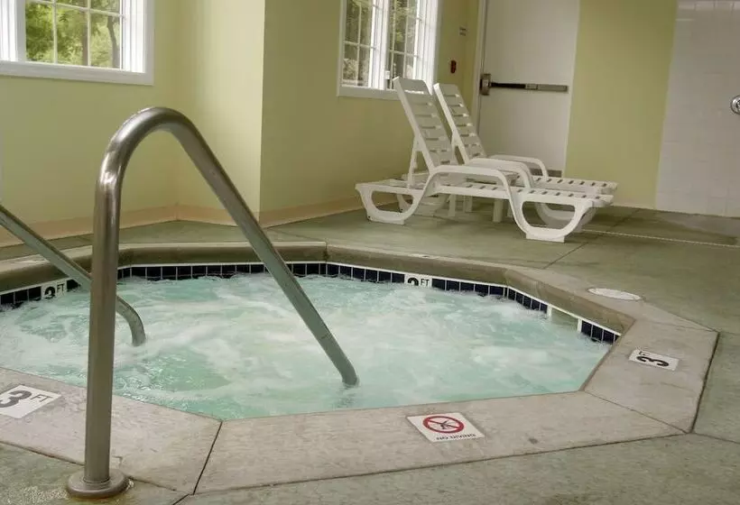 Lomakeskus Bay Pointe Inn