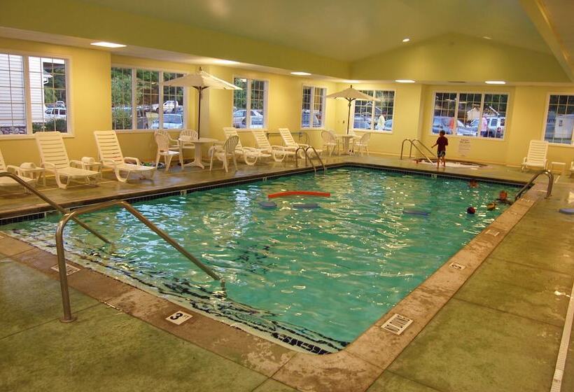 منتجع Bay Pointe Inn