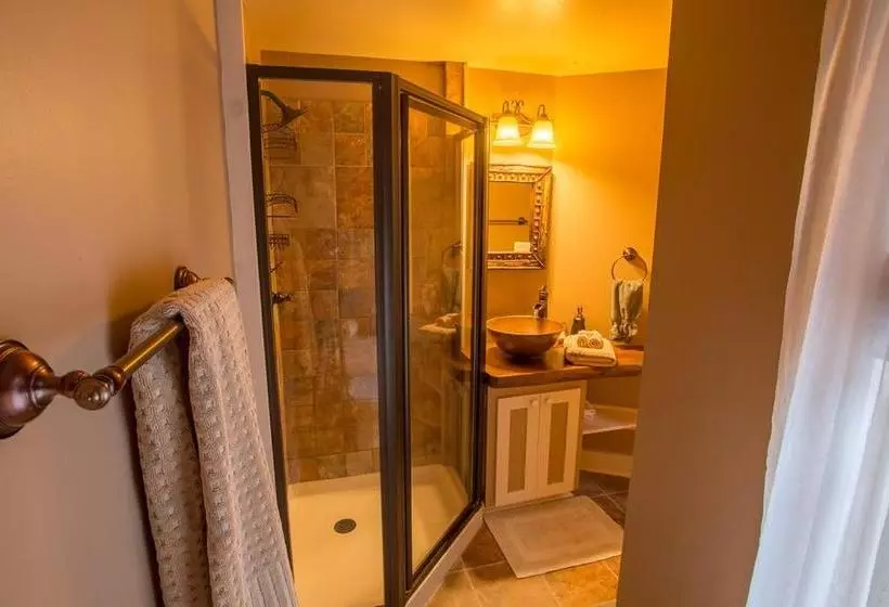 Snow Goose Bed And Breakfast