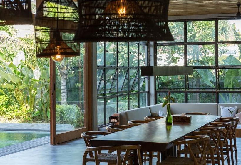 住宿加早餐 Zin Berawa Villas & Bungalow