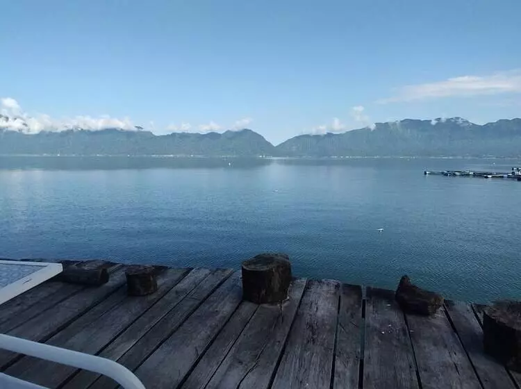 ホテル Maninjau Indah