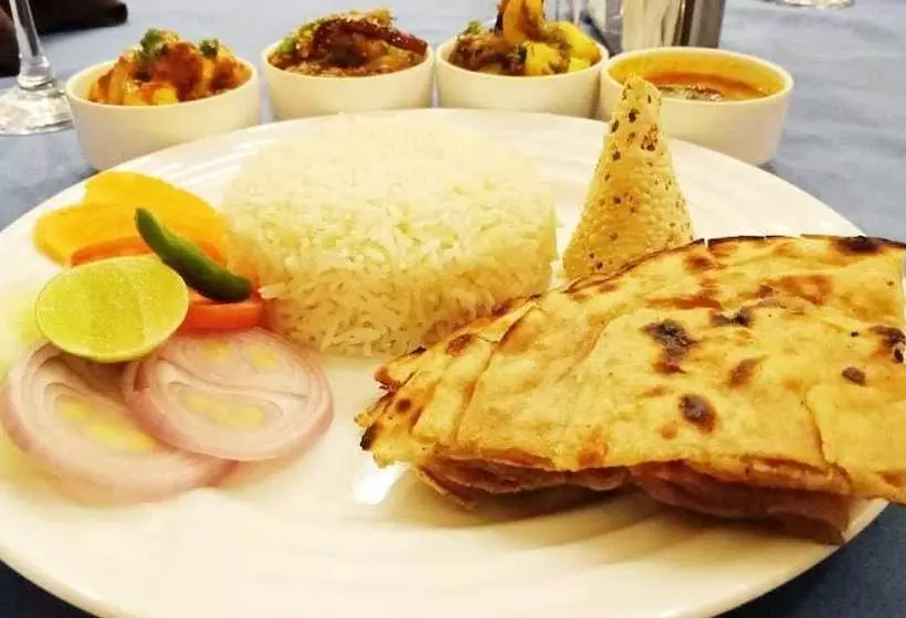 Hotelli Shubhra Grand