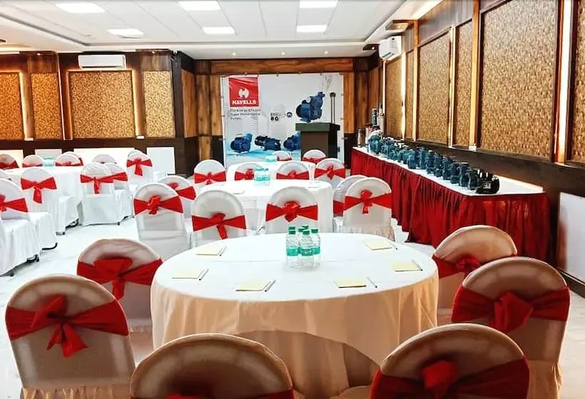 Hotelli Shubhra Grand