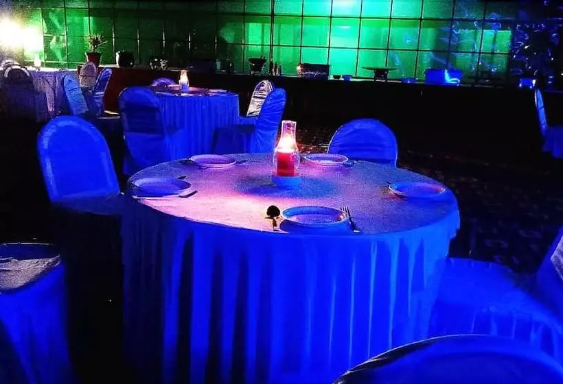 Hotelli Shubhra Grand