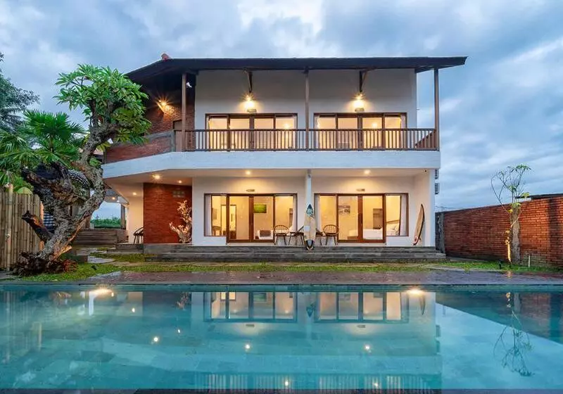 Majatalo Utamas Keramas