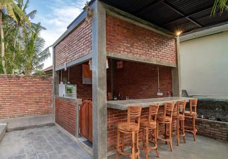 Majatalo Utamas Keramas