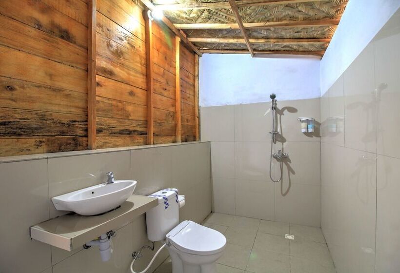 住宿加早餐  Raja Bungalow By Wizzela