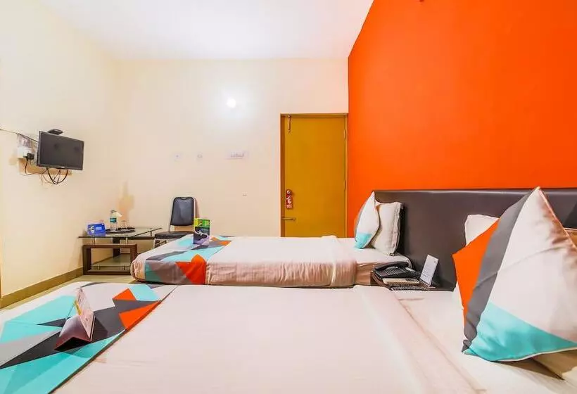 Fabhotel Vibrant Guest House