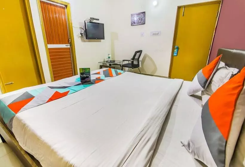 Fabhotel Vibrant Guest House
