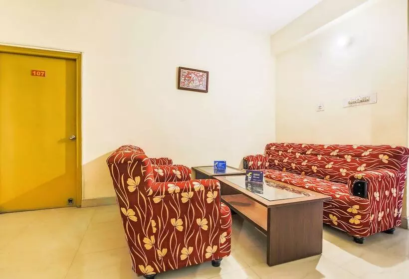 Fabhotel Vibrant Guest House