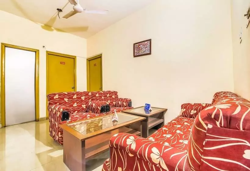 Fabhotel Vibrant Guest House