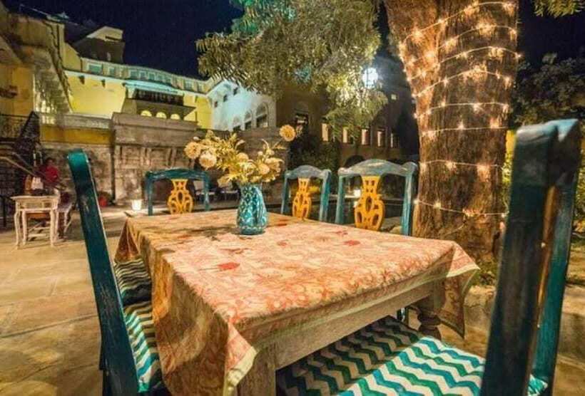 בית מלון כפרי Ghanerao Castle Ranakpur