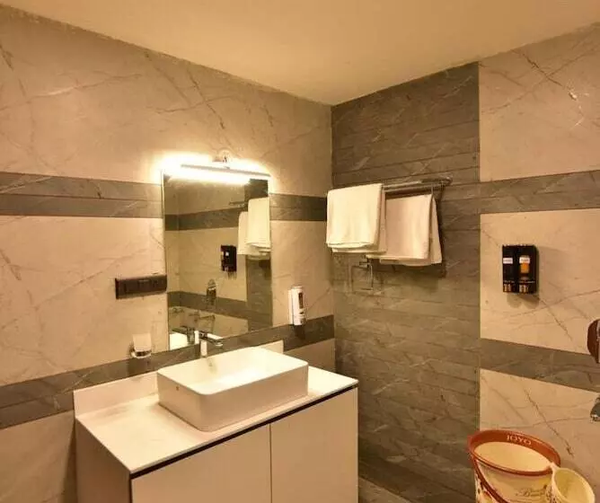 Hotelli Kohinoor Palace