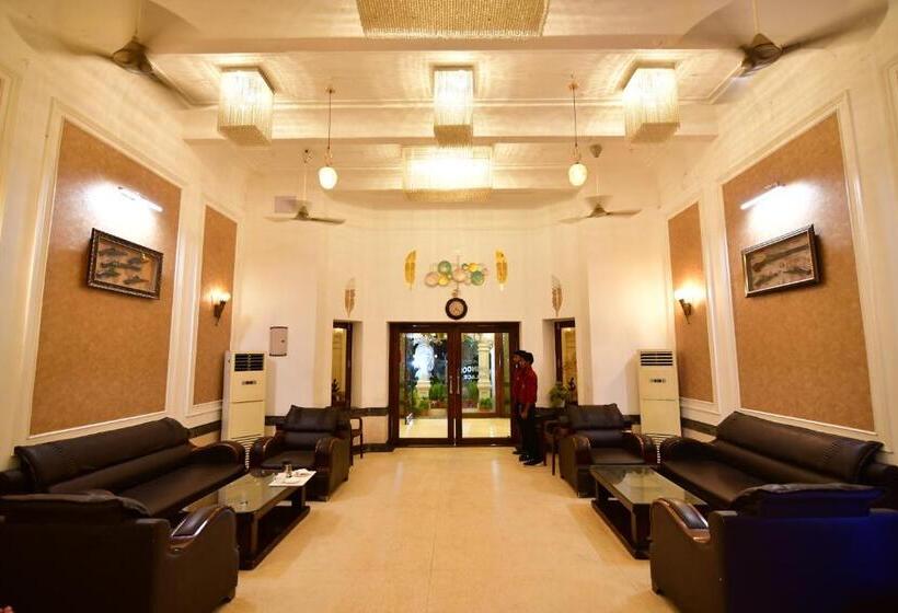 호텔 Kohinoor Palace