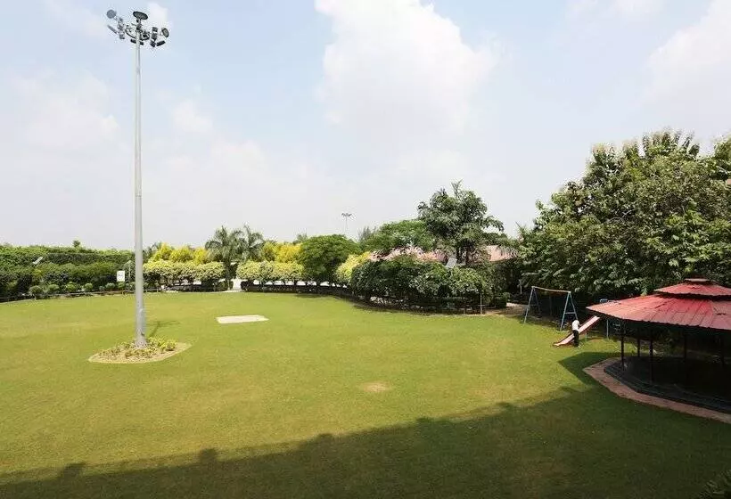 Hotelli Oyo 6242 Jalsa Resort