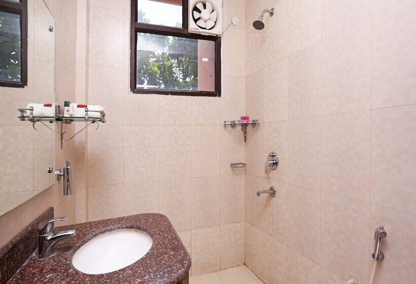 בית מלון כפרי Oyo 6242 Jalsa Resort