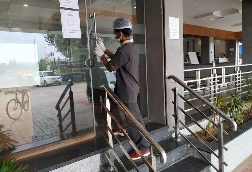 ホテル Satkar Chhatral