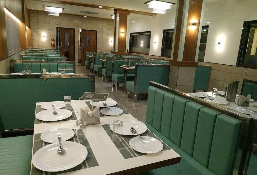 酒店 Satkar Chhatral