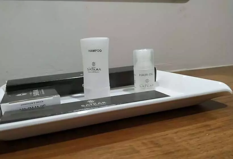 ホテル Satkar Chhatral