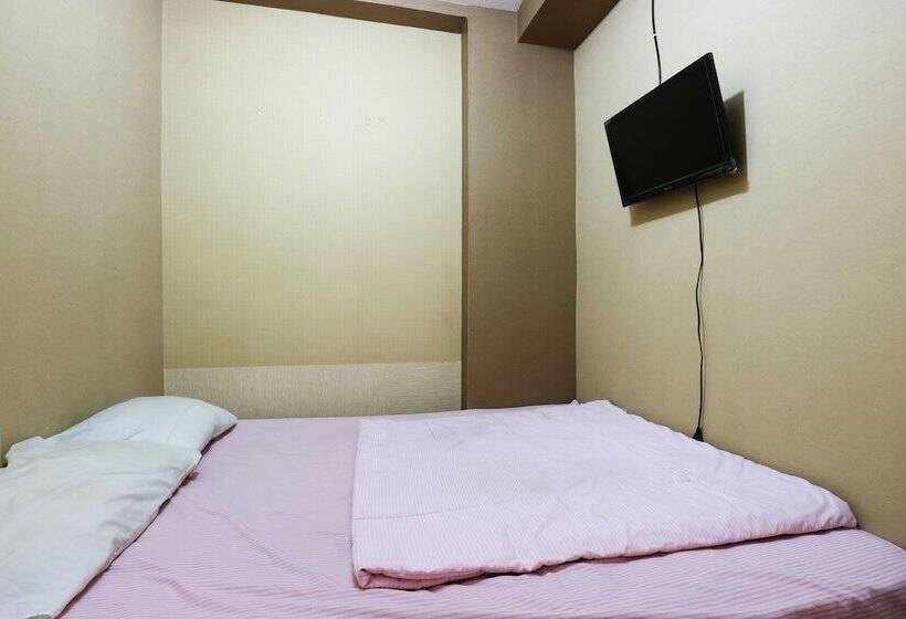 فندق Snowy@apartemen Tifolia