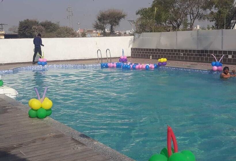 فندق Tanishq Resort Nimbahera