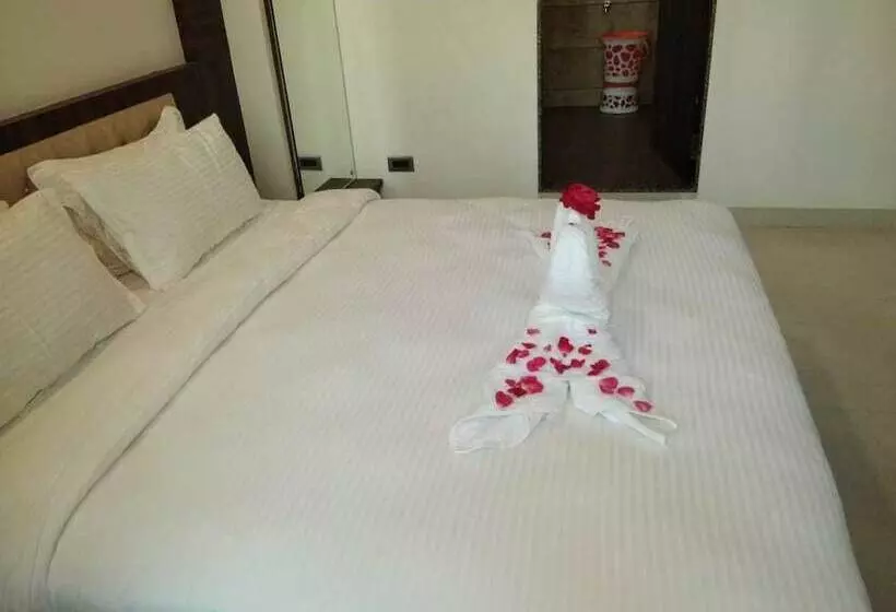 ホテル Tanishq Resort Nimbahera