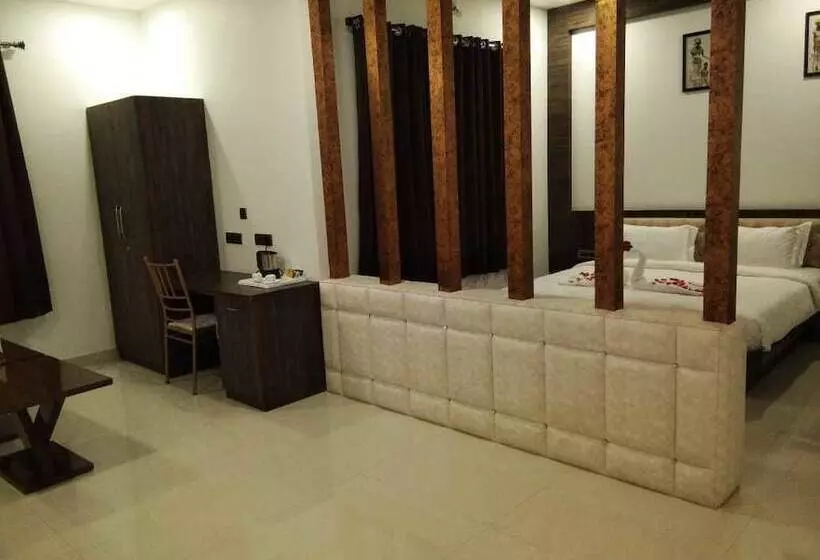 ホテル Tanishq Resort Nimbahera
