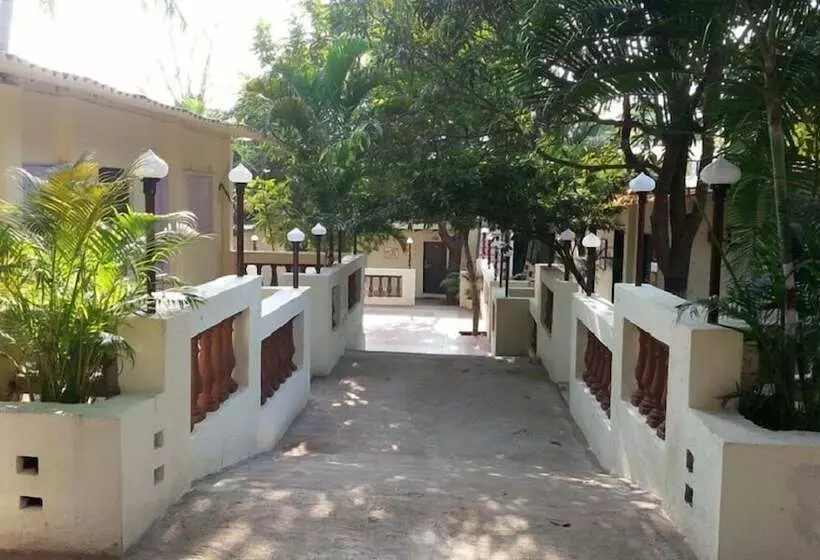 ホテル Tourist Resort