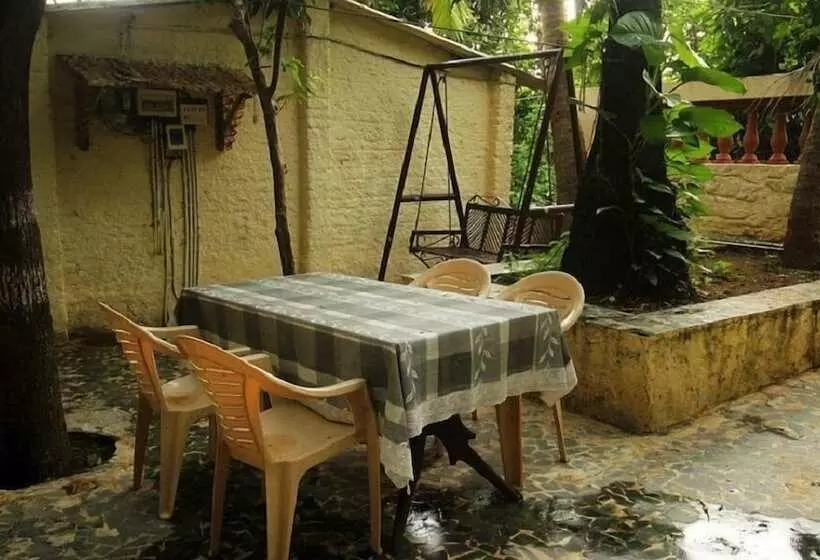 ホテル Tourist Resort