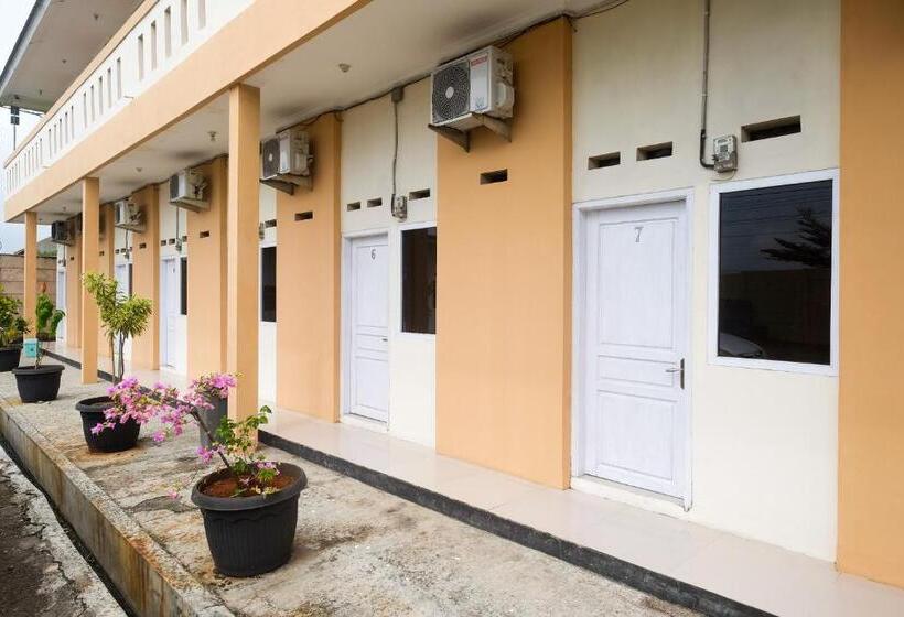 Szálló Reddoorz At Putri Syariah Brebes