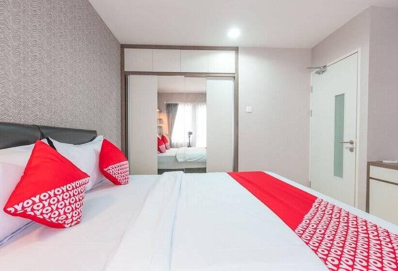 Общежитие Sentul Tower By Oyo Rooms