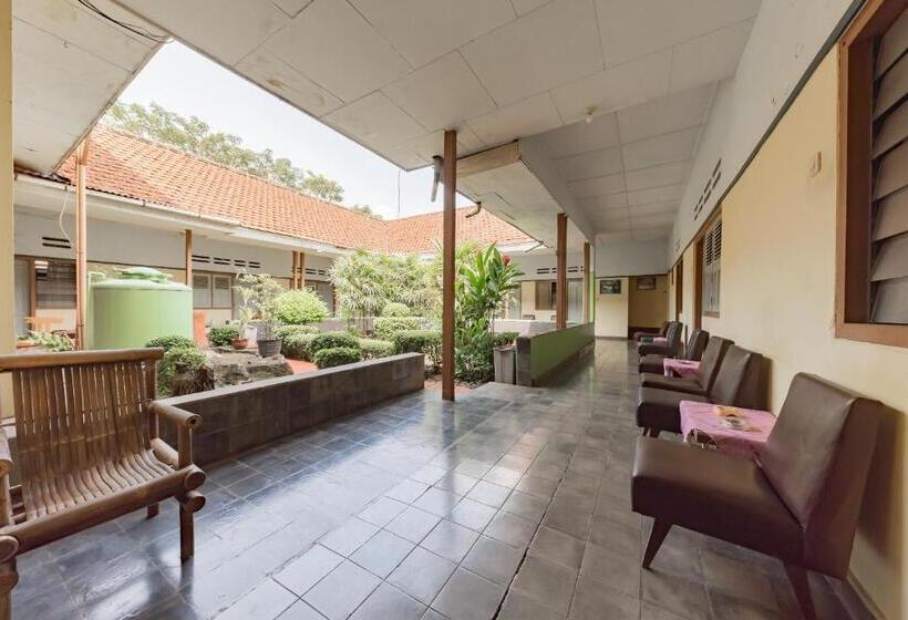 فندق صغير Spot On 1708 Hotel Budi Famili 1 Syariah