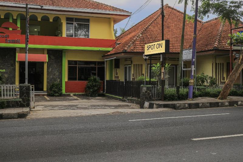 فندق صغير Spot On 1708 Hotel Budi Famili 1 Syariah