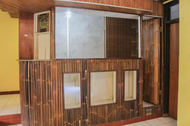 Retkeilymaja Spot On 1708 Hotel Budi Famili 1 Syariah