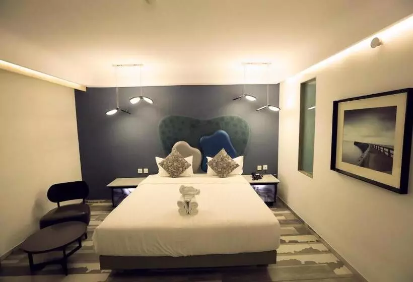 Humming Bird Hotel & Banquet