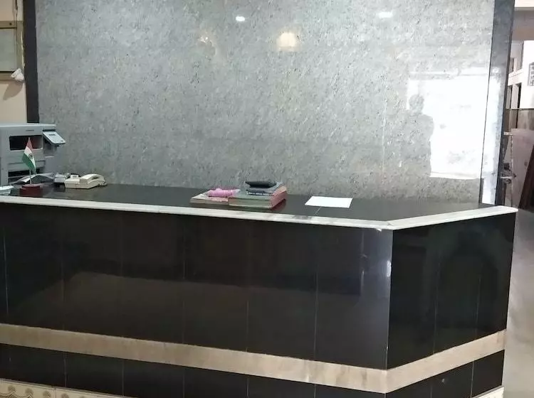 ホテル Iroomz  Sagar Deluxe