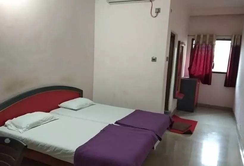 ホテル Iroomz  Sagar Deluxe