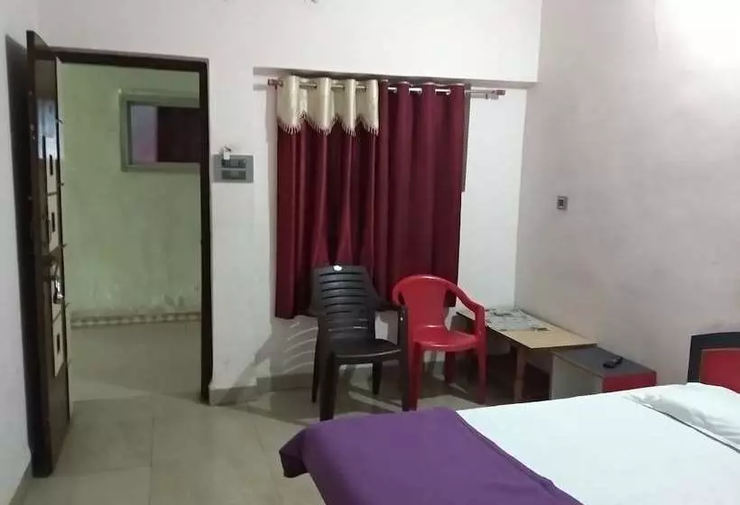 ホテル Iroomz  Sagar Deluxe