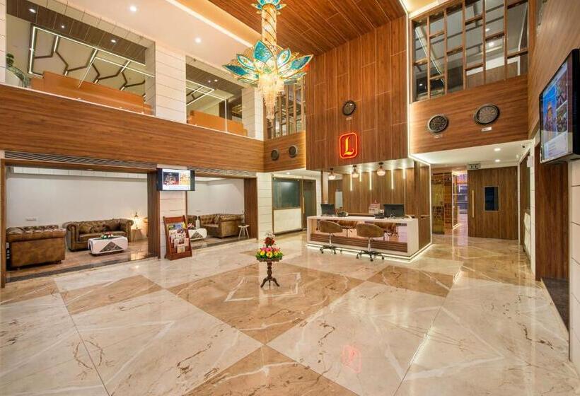 בית מלון כפרי Lords Eco Inn Morbi