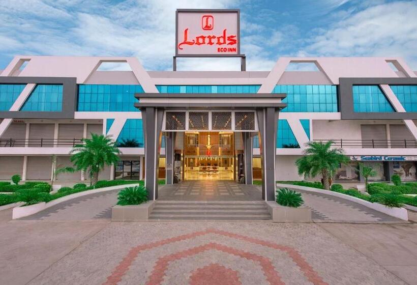 בית מלון כפרי Lords Eco Inn Morbi